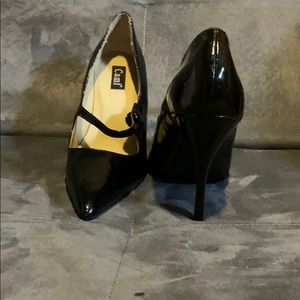 Black patent shoes